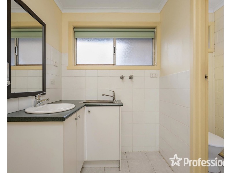 1/1 Normleith Grove, Boronia VIC 3155