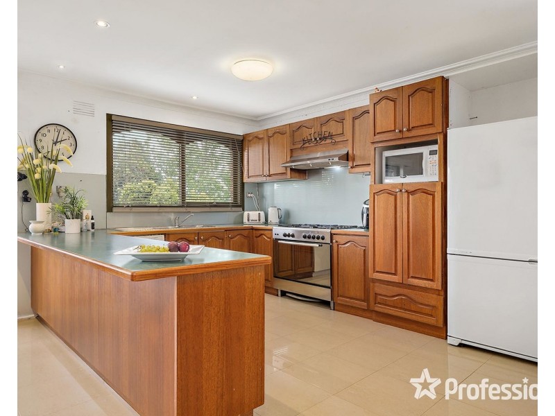 6 Bimbi Court, Mooroolbark VIC 3138