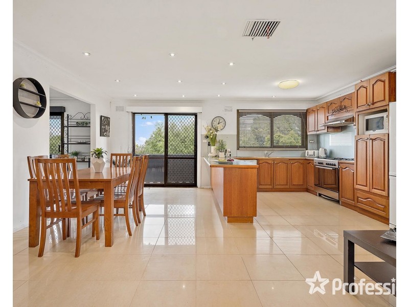 6 Bimbi Court, Mooroolbark VIC 3138