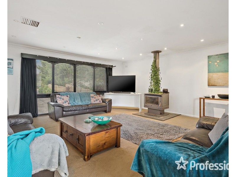 6 Bimbi Court, Mooroolbark VIC 3138