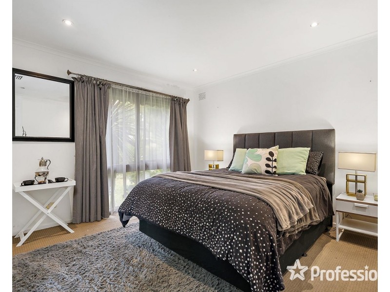 6 Bimbi Court, Mooroolbark VIC 3138