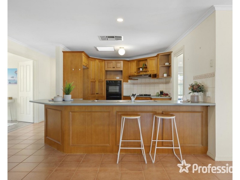 10 Whernside Court, Mooroolbark VIC 3138