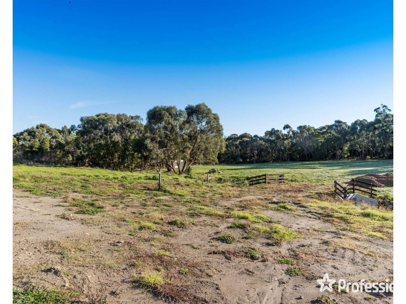 25 Jaxlee Close, Mooroolbark VIC 3138