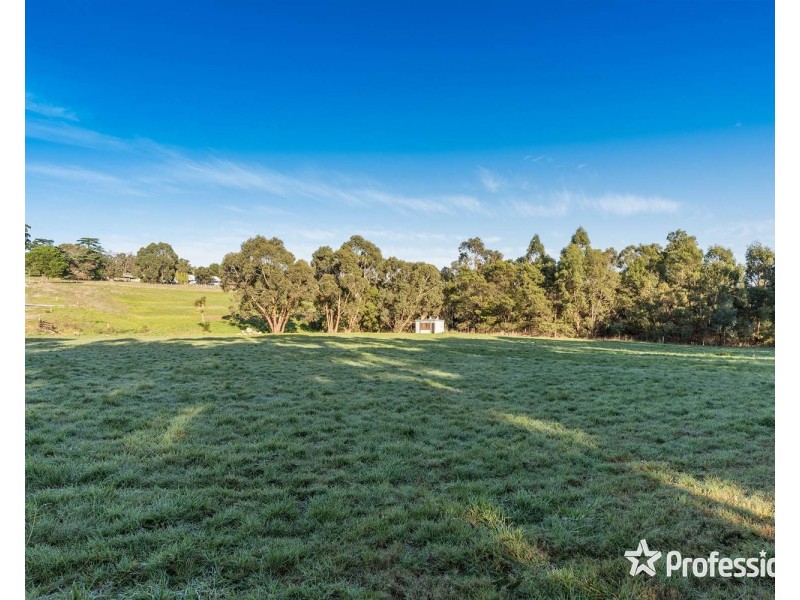 25 Jaxlee Close, Mooroolbark VIC 3138