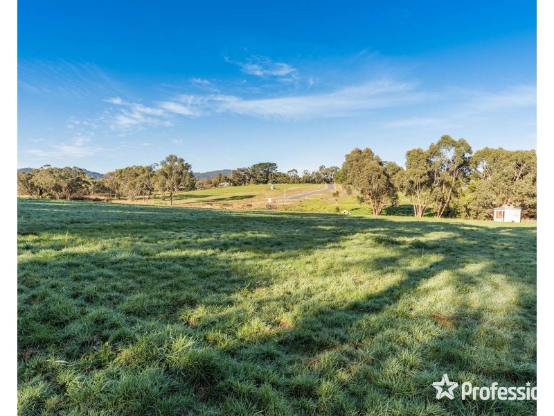 25 Jaxlee Close, Mooroolbark VIC 3138