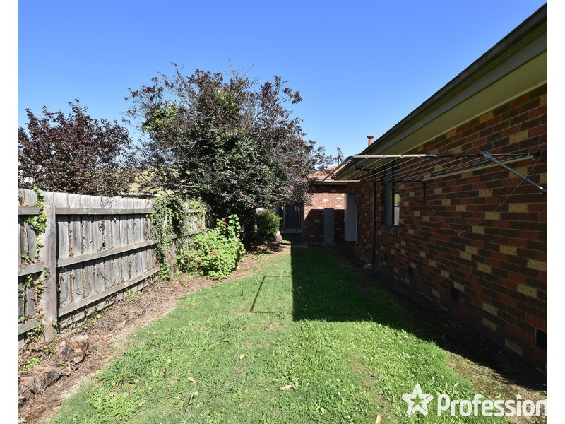 4/10-12 Urana Street, Kilsyth VIC 3137