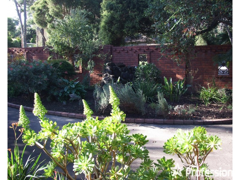 11 Morrison Crescent, Kilsyth VIC 3137
