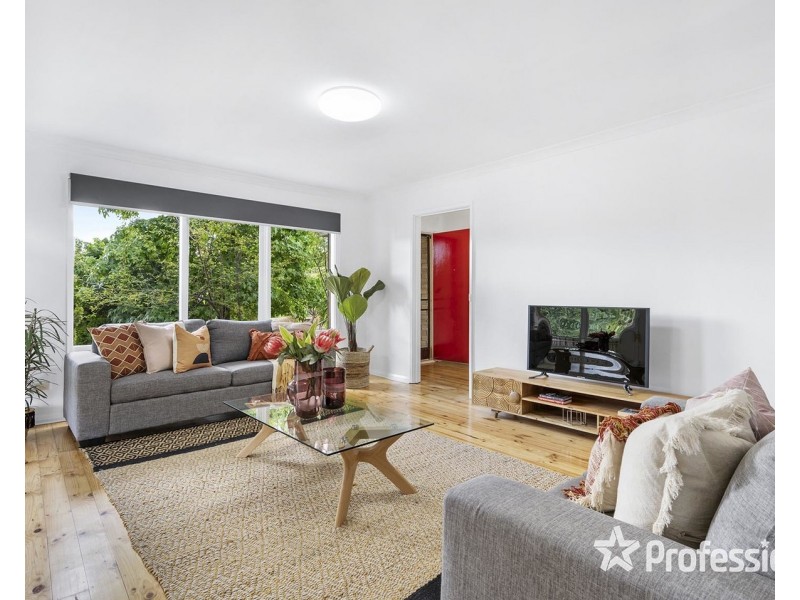 8 Apollo Court, Croydon South VIC 3136