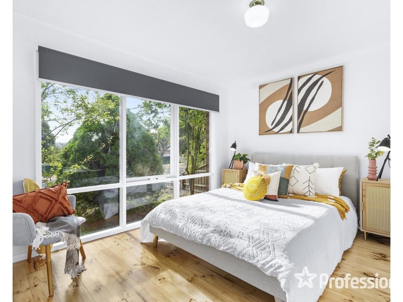 8 Apollo Court, Croydon South VIC 3136