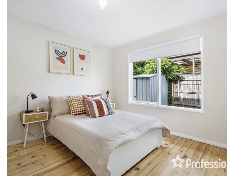 8 Apollo Court, Croydon South VIC 3136