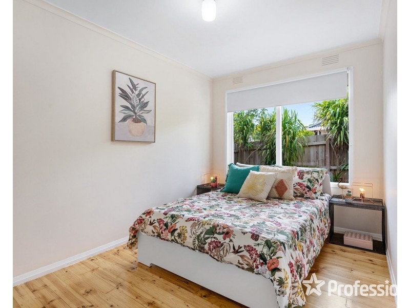8 Apollo Court, Croydon South VIC 3136