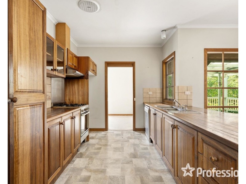 2 Chandlers Lane, Kilsyth VIC 3137