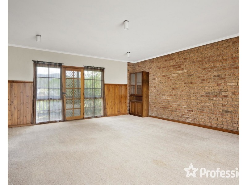 2 Chandlers Lane, Kilsyth VIC 3137