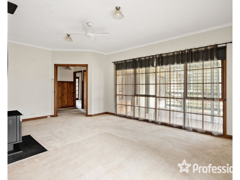 2 Chandlers Lane, Kilsyth VIC 3137