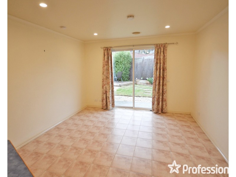 2/15 Anglo Court, Mooroolbark VIC 3138