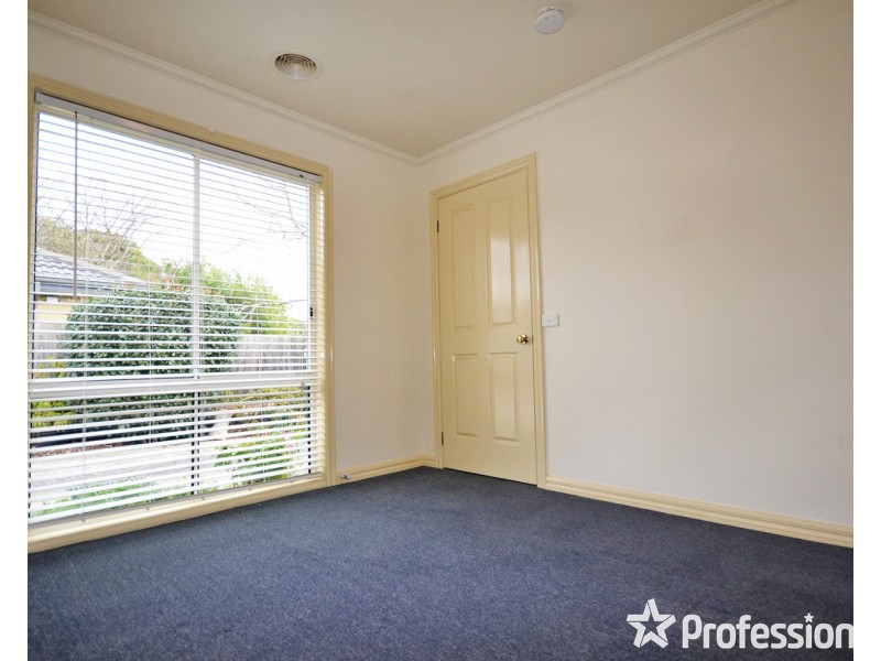 2/15 Anglo Court, Mooroolbark VIC 3138