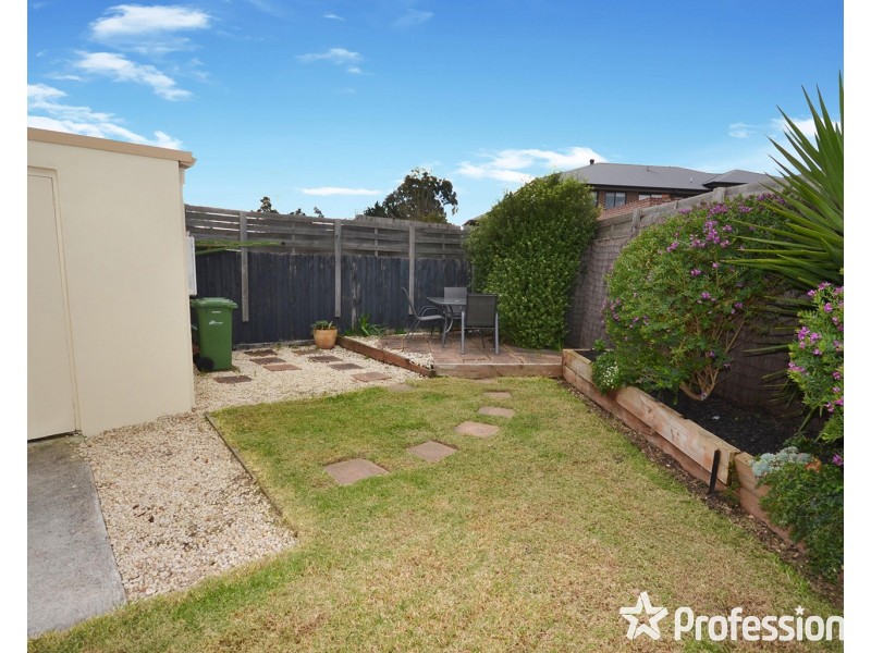 2/15 Anglo Court, Mooroolbark VIC 3138