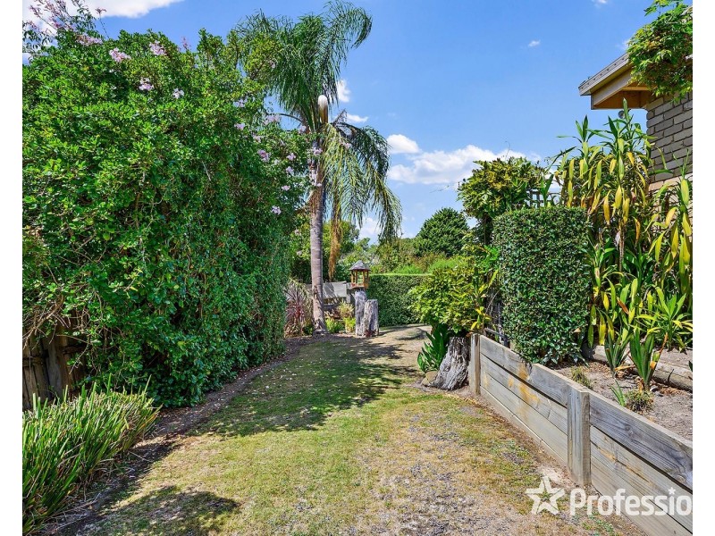 98 Edward Road, Chirnside Park VIC 3116