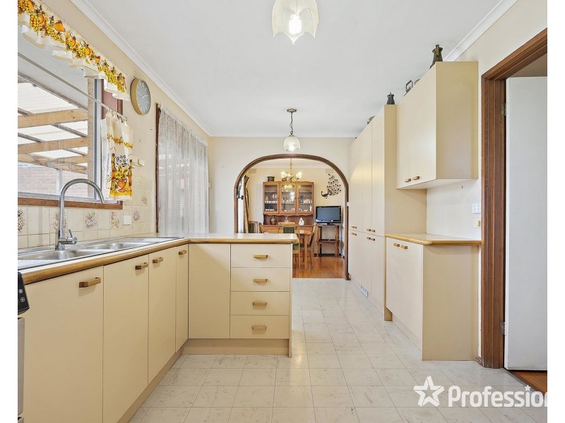 4 Orrong Road, Mooroolbark VIC 3138