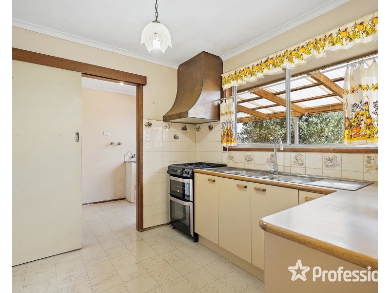 4 Orrong Road, Mooroolbark VIC 3138