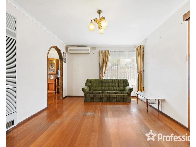 4 Orrong Road, Mooroolbark VIC 3138