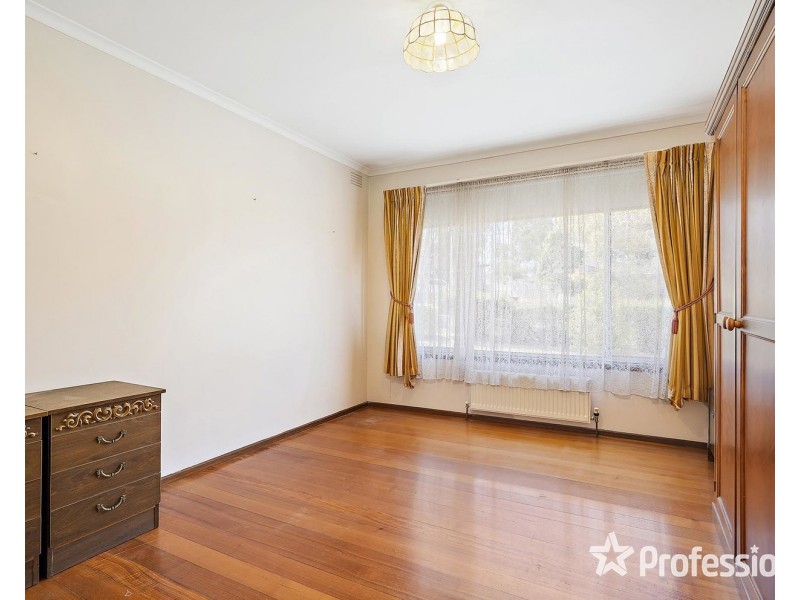 4 Orrong Road, Mooroolbark VIC 3138