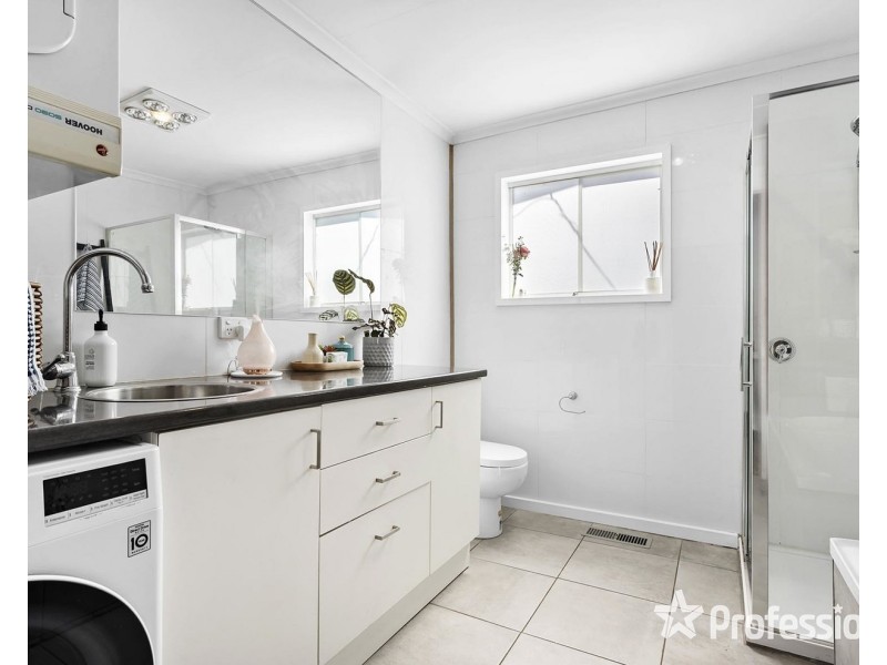 11 Railway Road, Seville VIC 3139