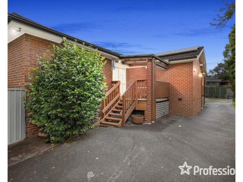 17 Myoora Drive, Mooroolbark VIC 3138