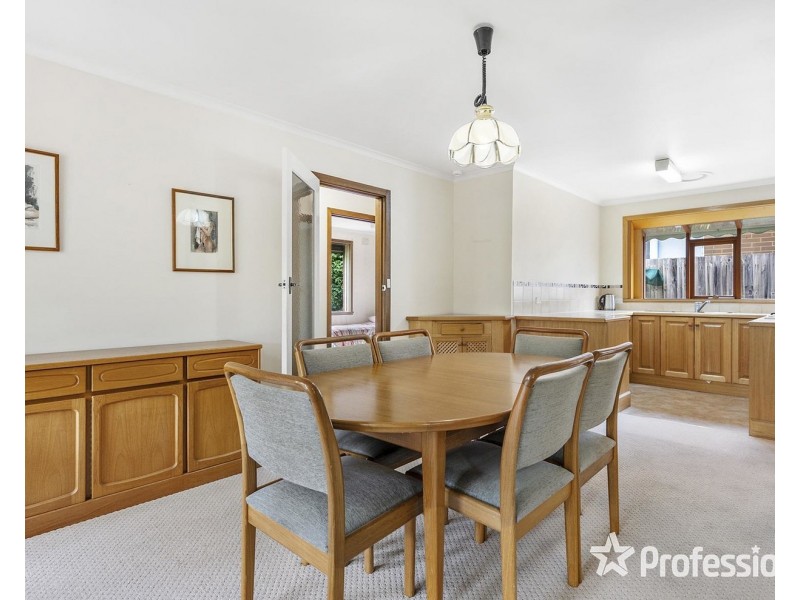 17 Myoora Drive, Mooroolbark VIC 3138