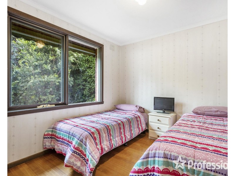 17 Myoora Drive, Mooroolbark VIC 3138