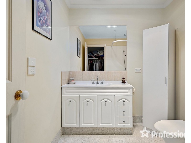 1/4 Palm Grove, Kilsyth VIC 3137