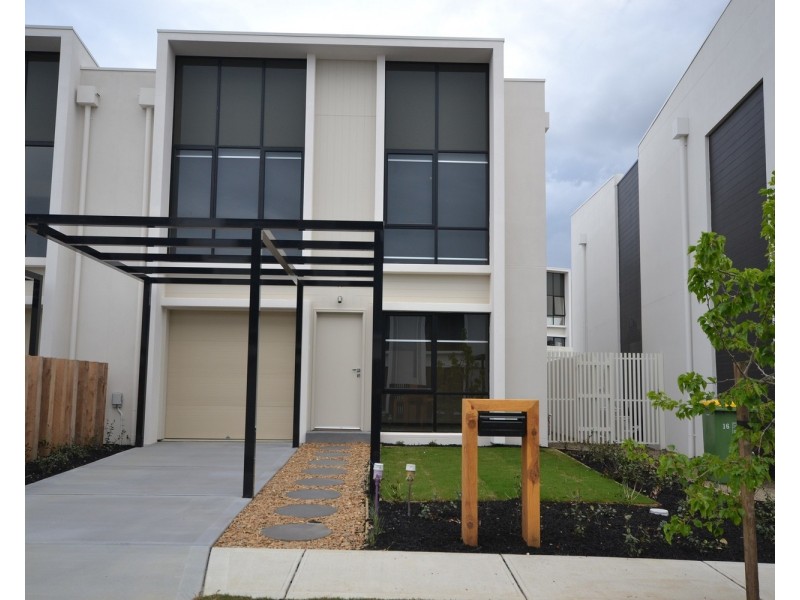 18 Belsay Chase, Chirnside Park VIC 3116