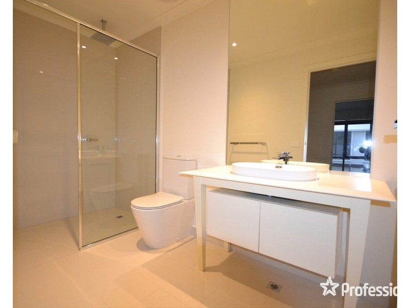 18 Belsay Chase, Chirnside Park VIC 3116