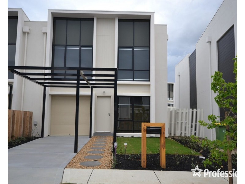 18 Belsay Chase, Chirnside Park VIC 3116