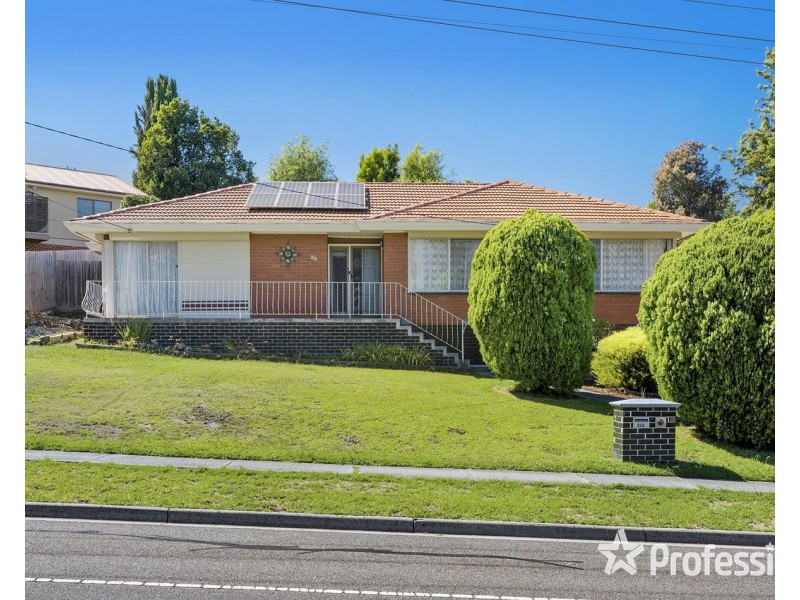 218 Manchester Road, Mooroolbark VIC 3138