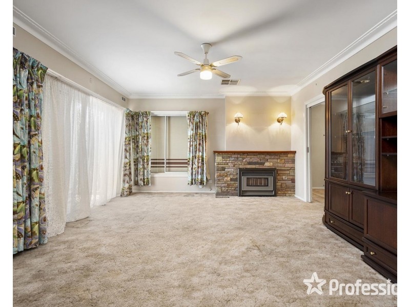 218 Manchester Road, Mooroolbark VIC 3138