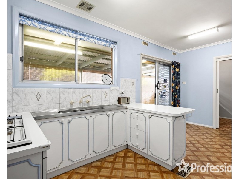 218 Manchester Road, Mooroolbark VIC 3138