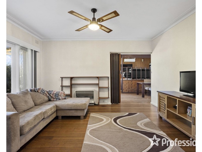 62 Mount View Parade, Croydon VIC 3136