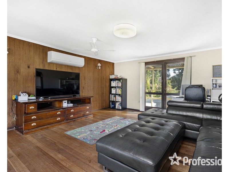 62 Mount View Parade, Croydon VIC 3136