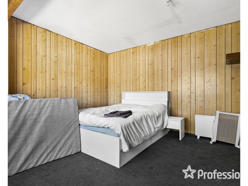 62 Mount View Parade, Croydon VIC 3136