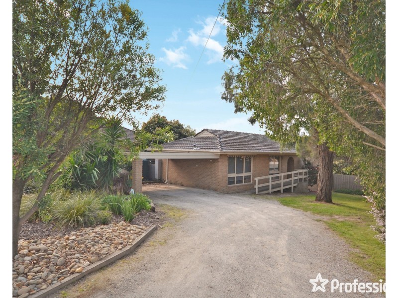 33 Blacksprings Road, Chirnside Park VIC 3116