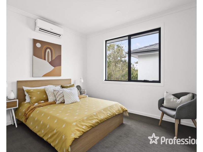 2 & 3/6 Lomond Avenue, Kilsyth VIC 3137