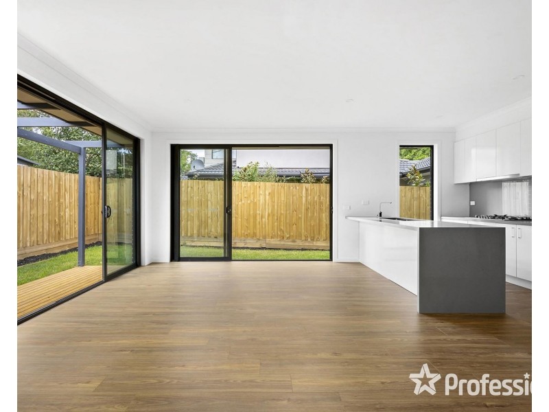 2 & 3/6 Lomond Avenue, Kilsyth VIC 3137