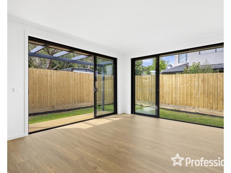 2 & 3/6 Lomond Avenue, Kilsyth VIC 3137