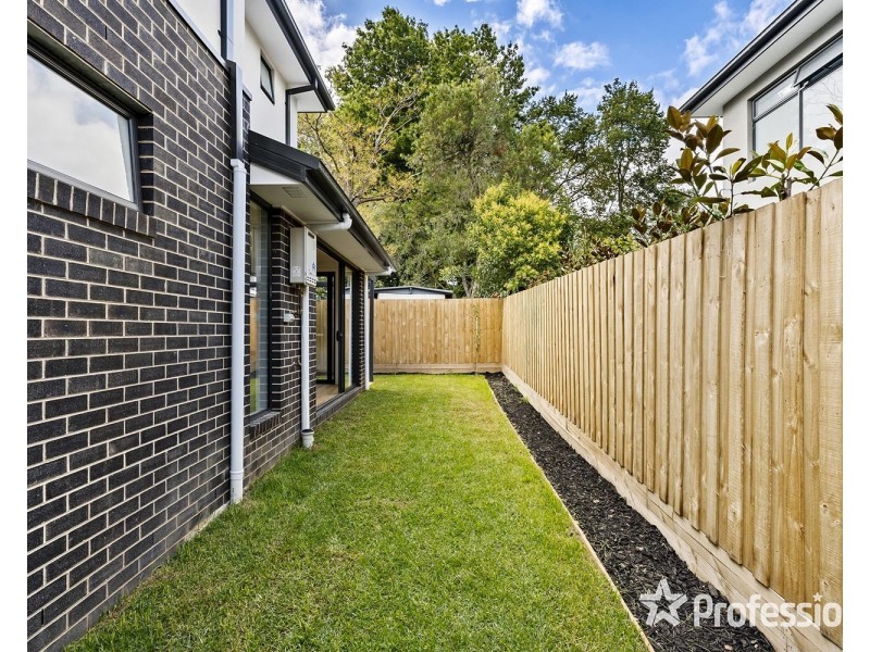 2 & 3/6 Lomond Avenue, Kilsyth VIC 3137