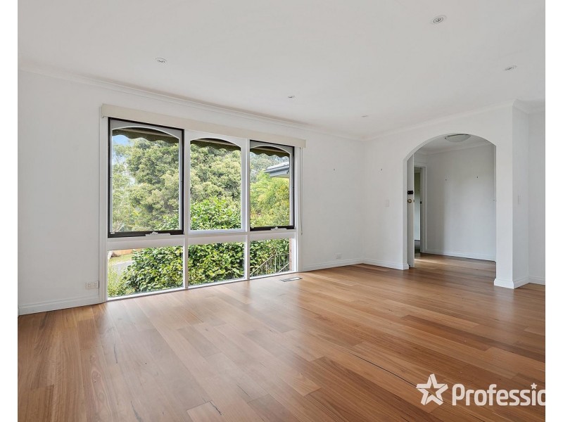 6 Maralinga Terrace, Mooroolbark VIC 3138