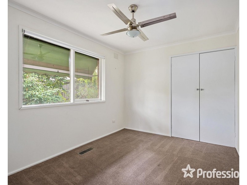 6 Maralinga Terrace, Mooroolbark VIC 3138