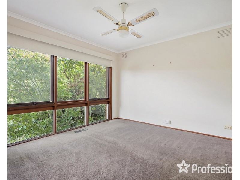 6 Maralinga Terrace, Mooroolbark VIC 3138