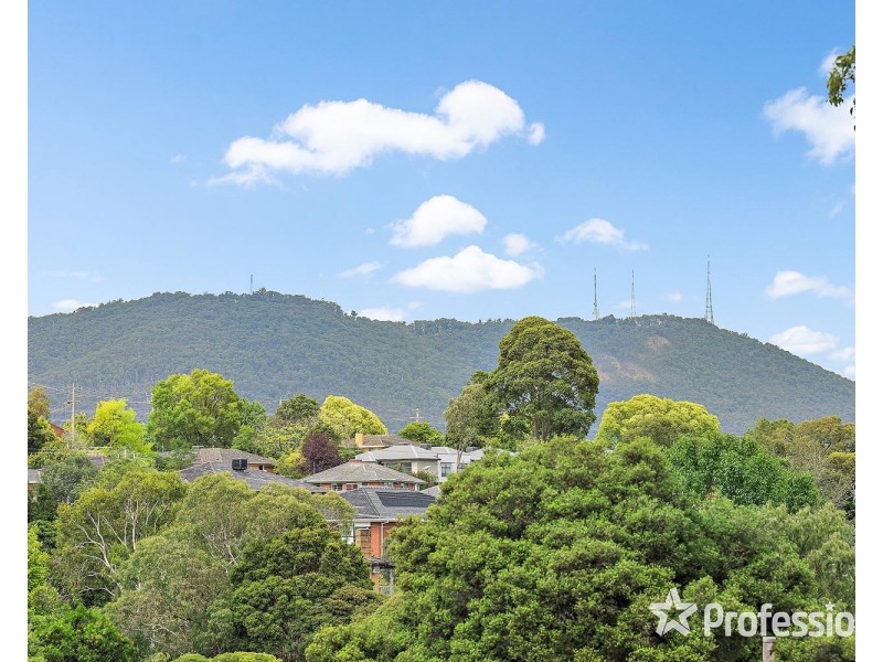 6 Maralinga Terrace, Mooroolbark VIC 3138