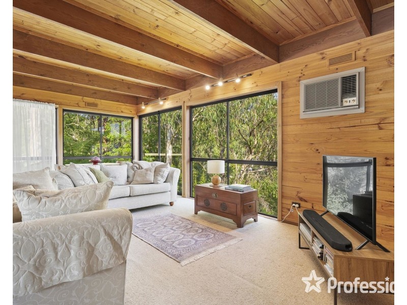 22 Warrawee Road, Mount Evelyn VIC 3796